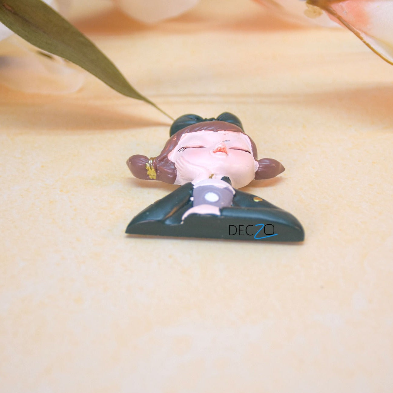 Thinking Girl Resin Miniature for Wall decor, Fridge, Paper Weight, Gift - Deczo