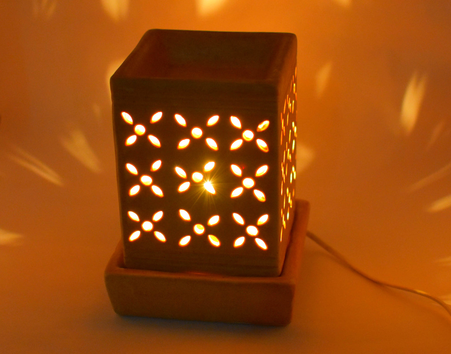 Model: DF13, Ethnic Electric Aroma Diffuser/Burner for home / office / reception / restroom/Spa/Hotels. - Deczo