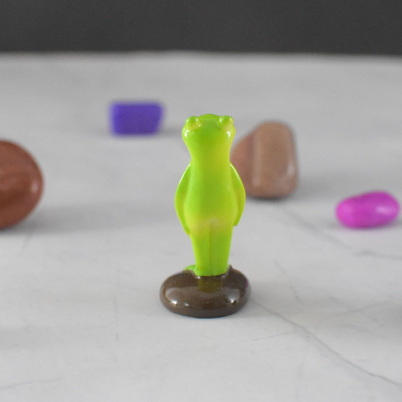 Standing Frog Miniature - Deczo