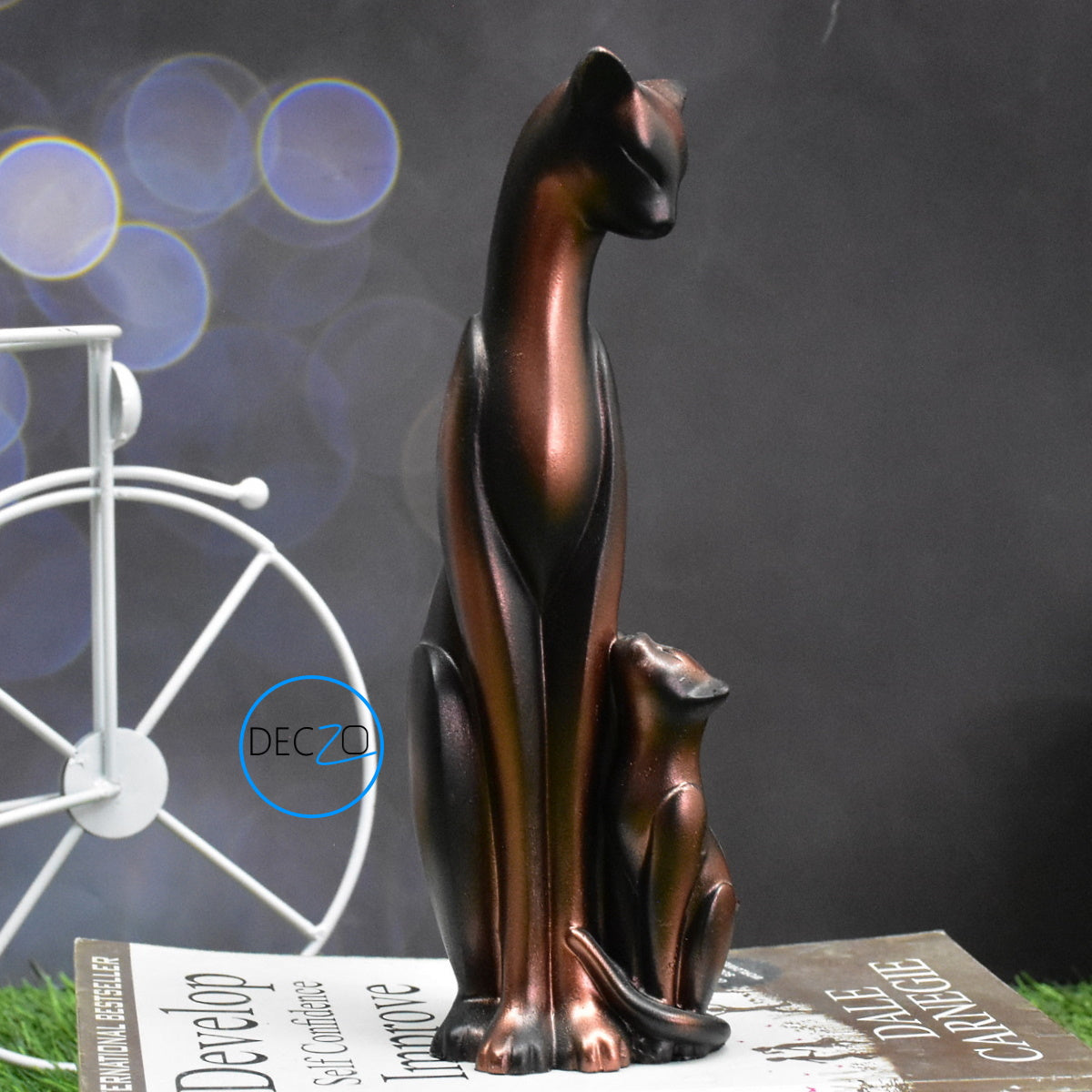 Mother Cat with Child Showpiece