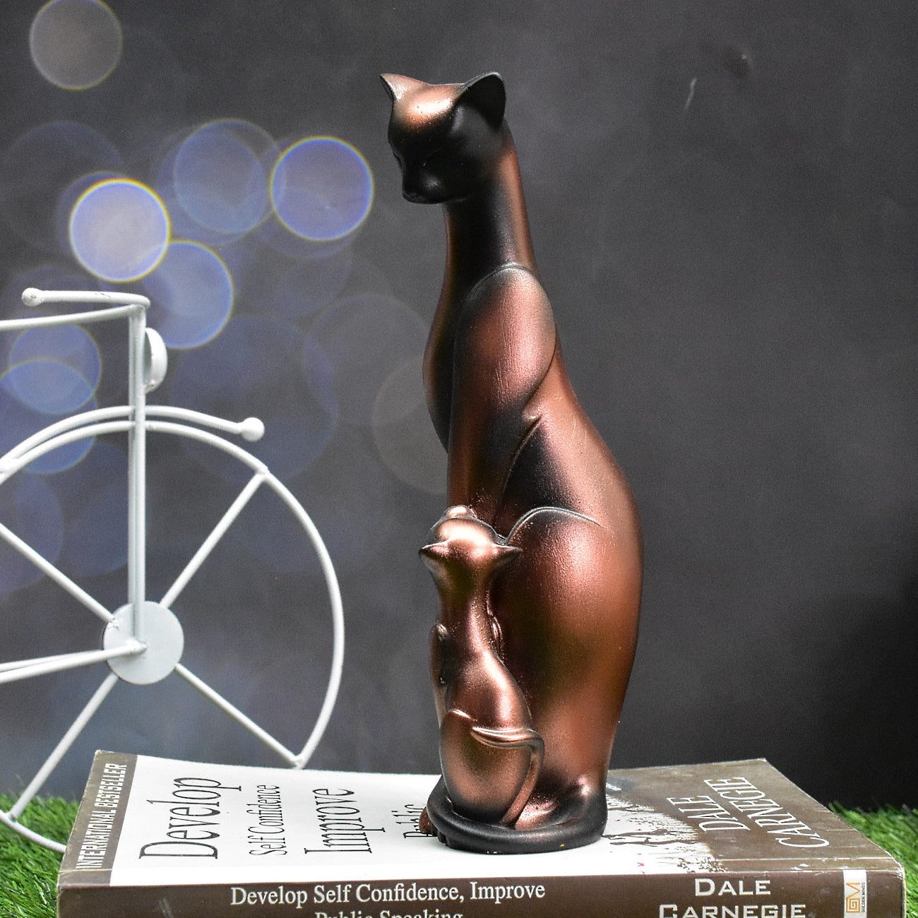 Mother Cat with Child Showpiece