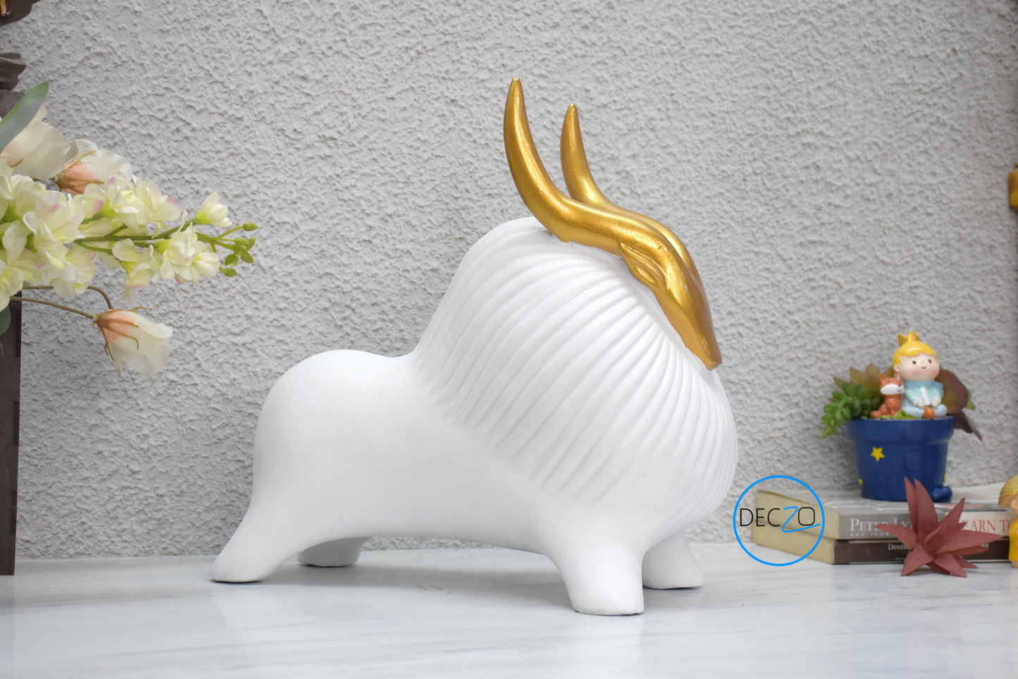 White Yak with Golden Horn statue - deczo