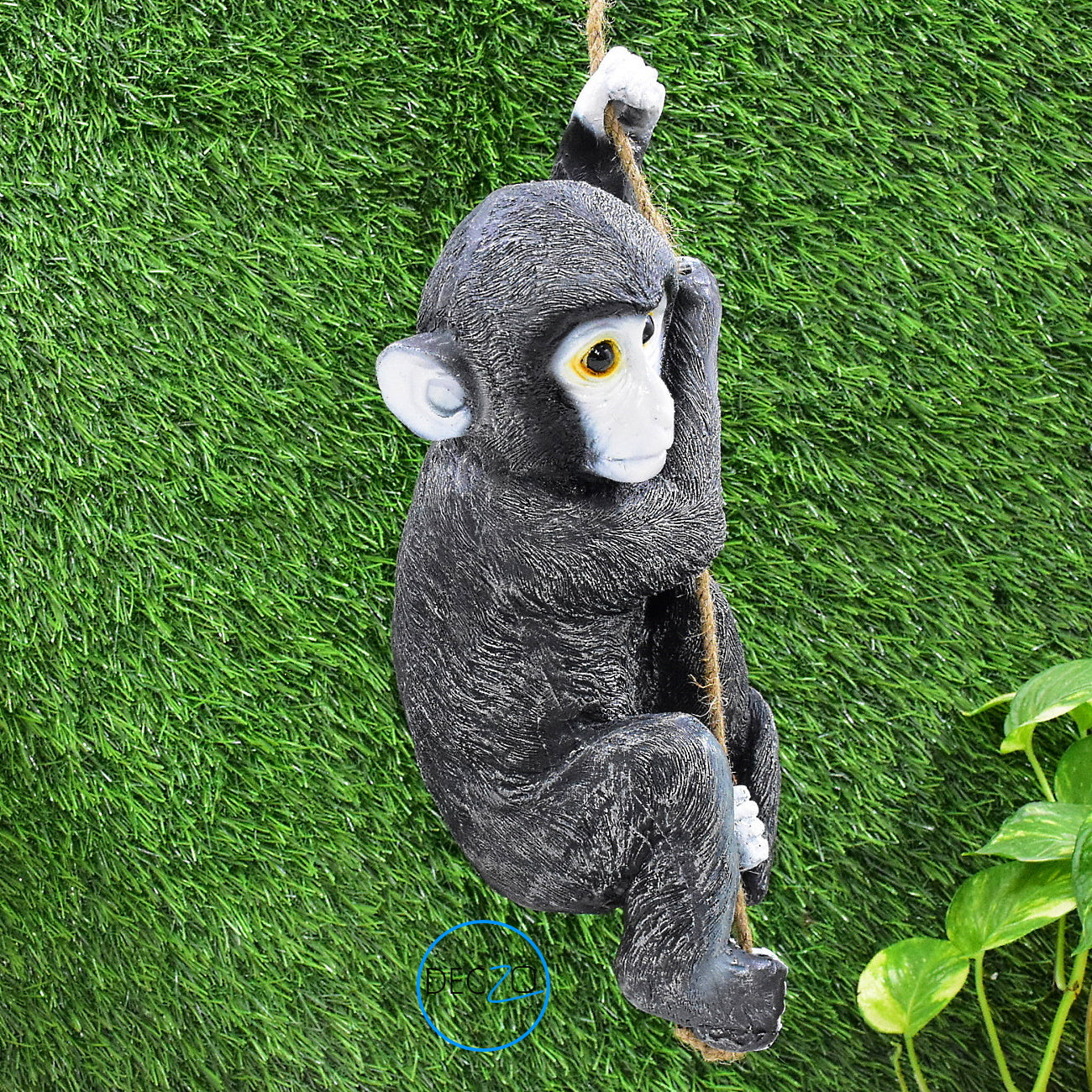 Hanging Monkey Garden Statue: Black
