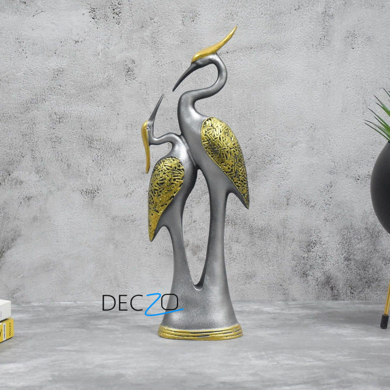 Kissing Pair of Swan Showpiece - Deczo
