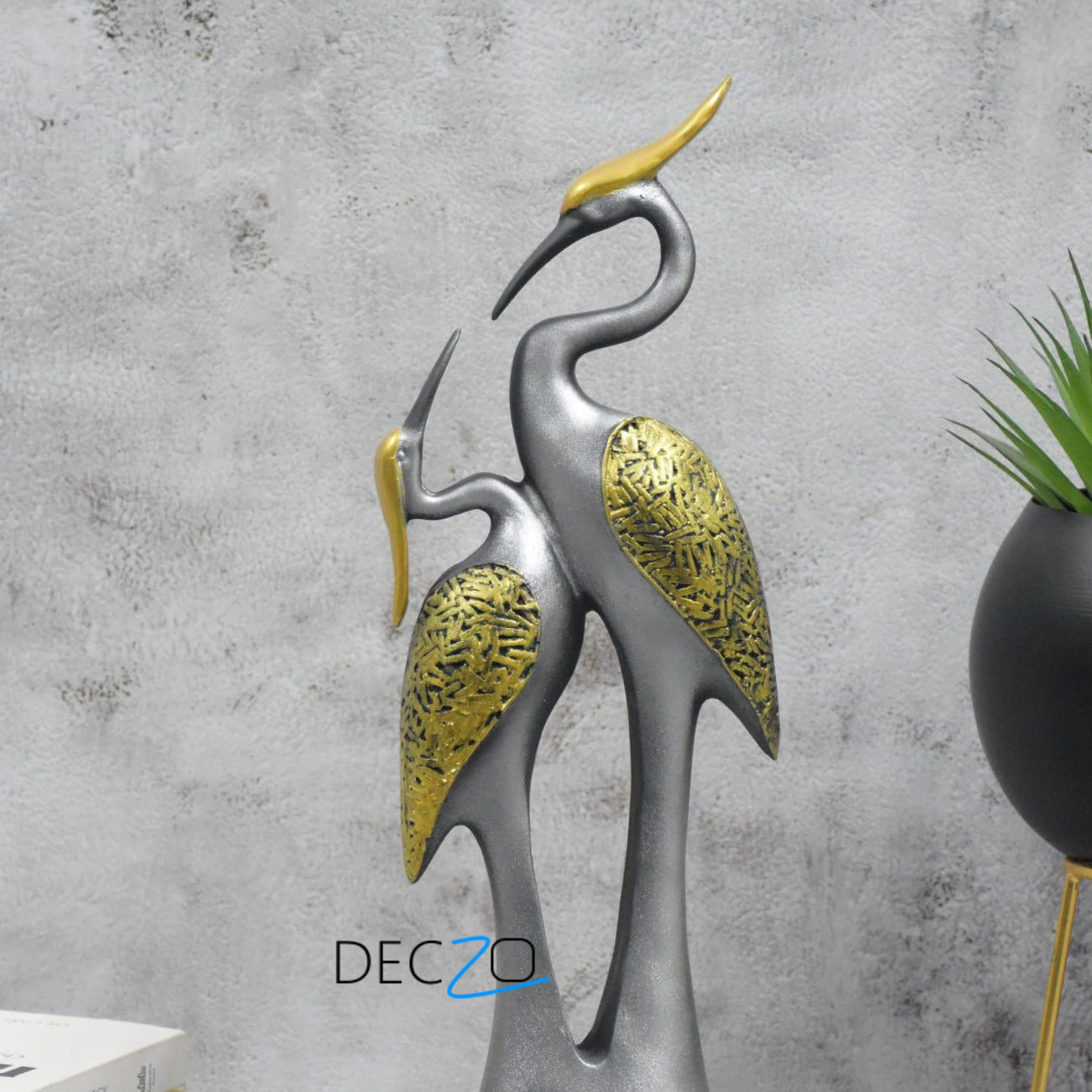 Kissing Pair of Swan Showpiece - Deczo