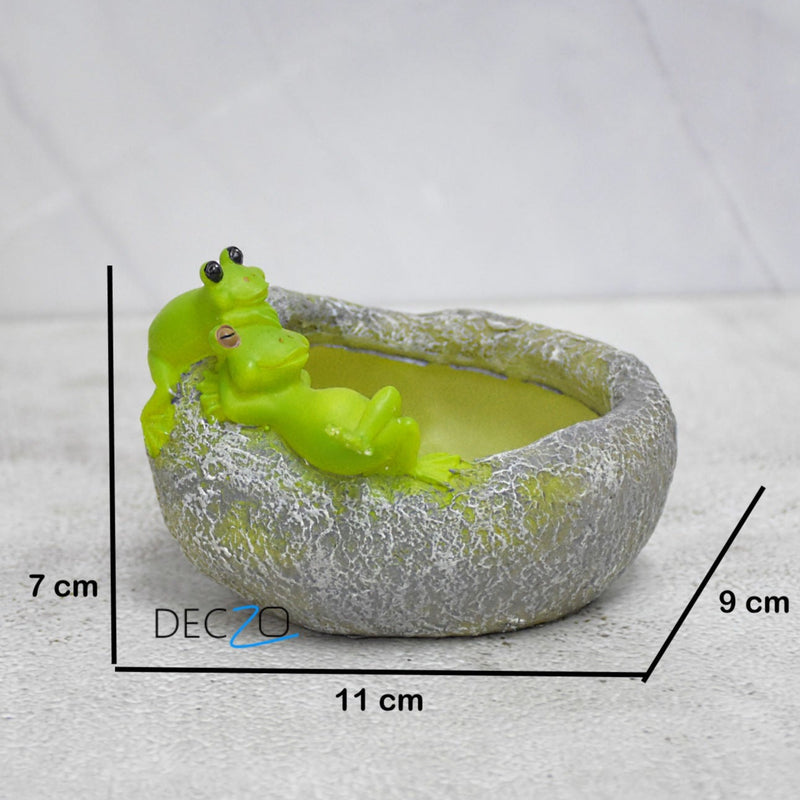 Frogs Resting on Stone Resin Pot - Deczo