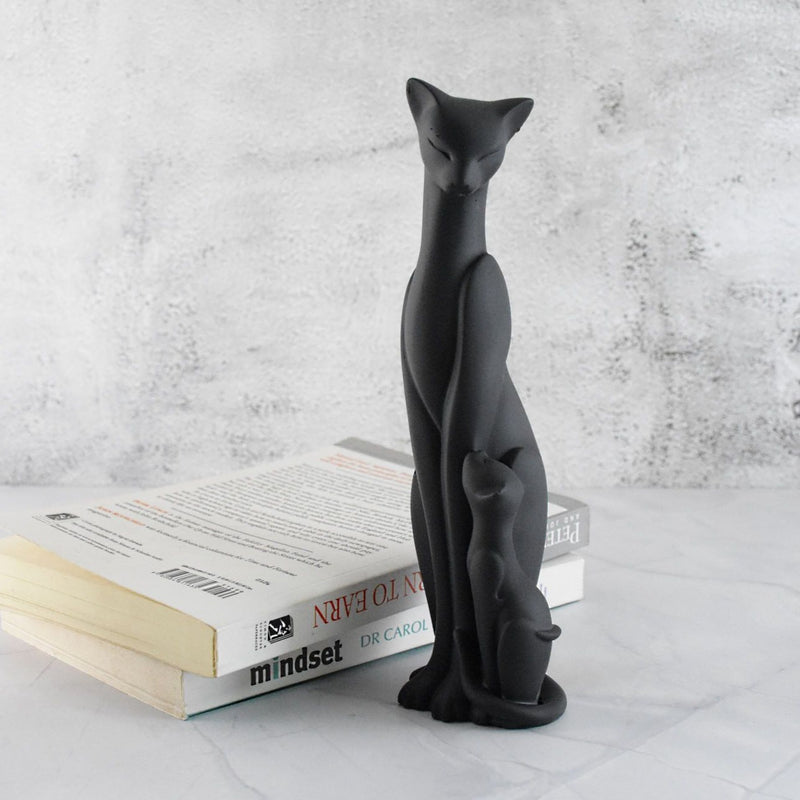 Mother Cat with Child Showpiece