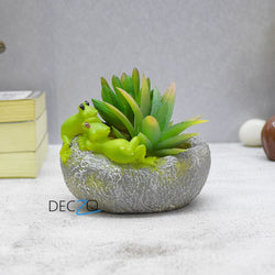 Frogs Resting on Stone Resin Pot - Deczo