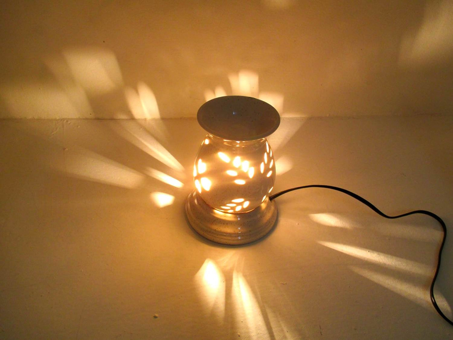Ceramic DF4 Electrical Night Lamp With Aroma Wax/ Oil Burner - Deczo