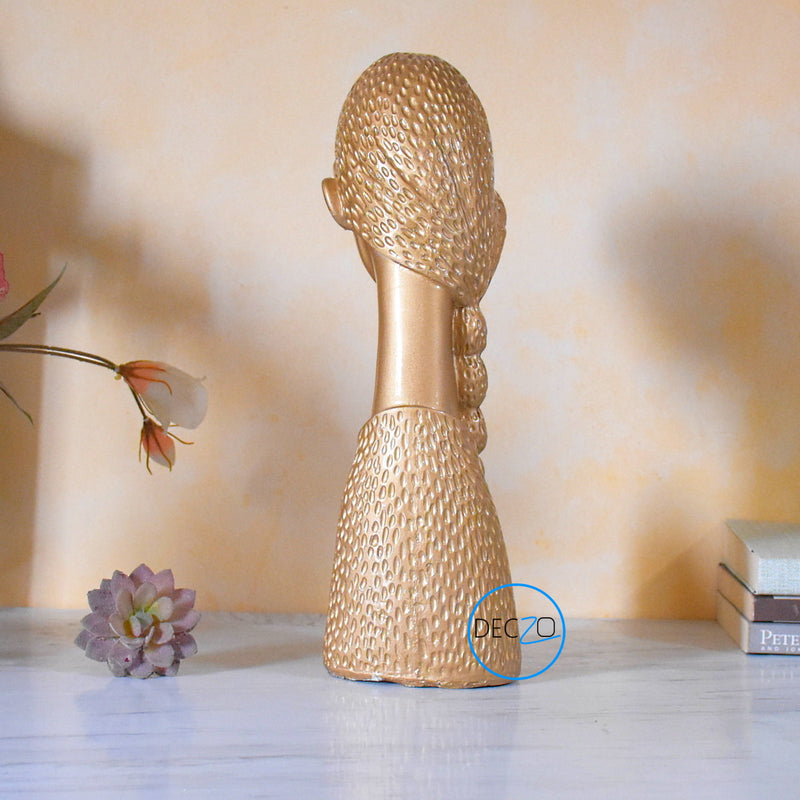 Welcome Lady Statue - Golden