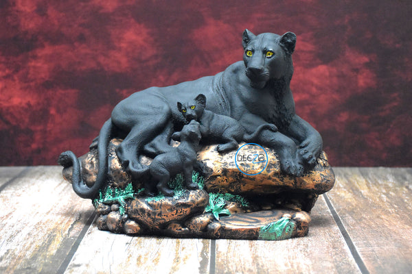 The Royal Family Showpiece - Deczo