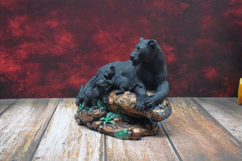 The Royal Family Showpiece - Deczo