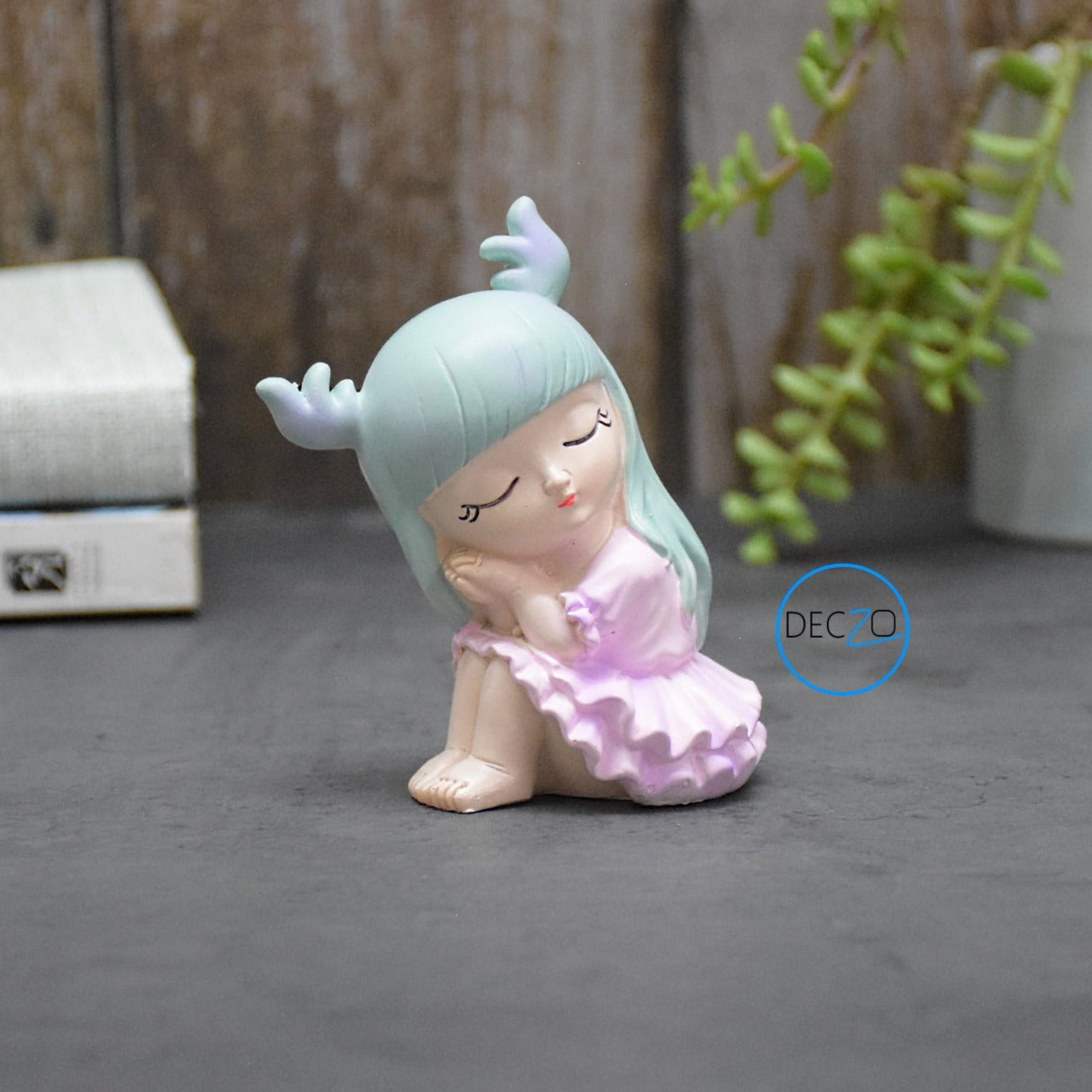 Miniature Sleepy Girl Resin Showpiece deczo