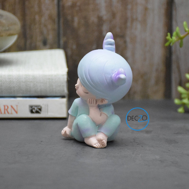 Miniature Sleepy Boy Resin Showpiece deczo
