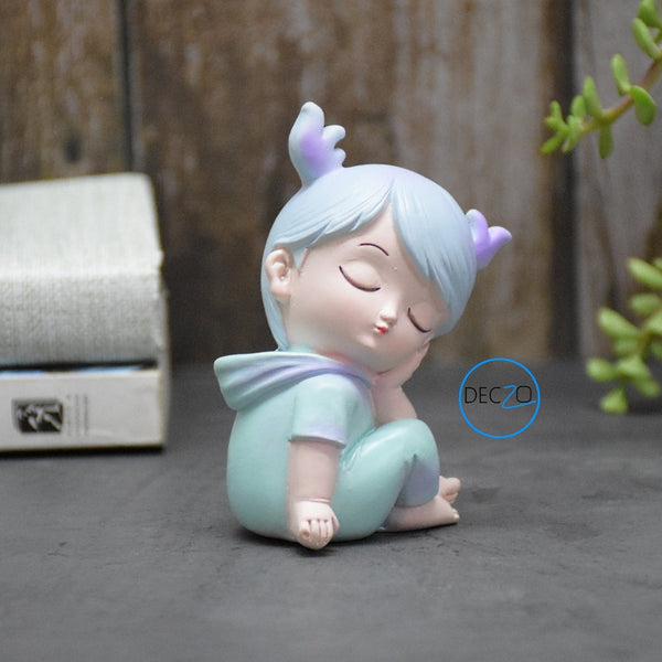 Miniature Sleepy Boy Resin Showpiece - deczo