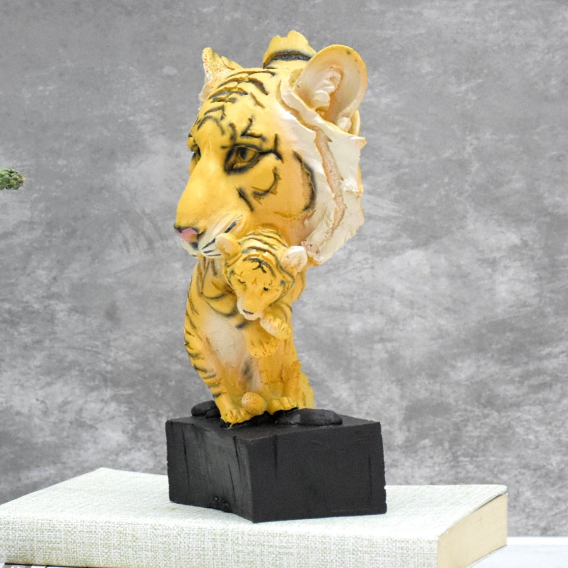 Lion Head with Baby on Base Showpiece  for Home Decor , Table Decor, Garden : Yellow, Black