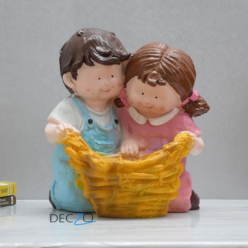 Sitting Cute Couple Planter - Deczo