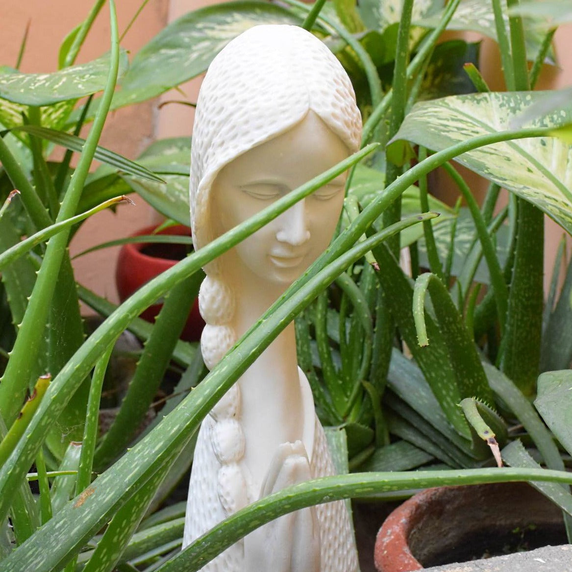 Welcome Lady Statue - Matt White - Deczo