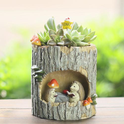 Hedgehog Reading in Treehouse Resin Succulent Pot - Deczo