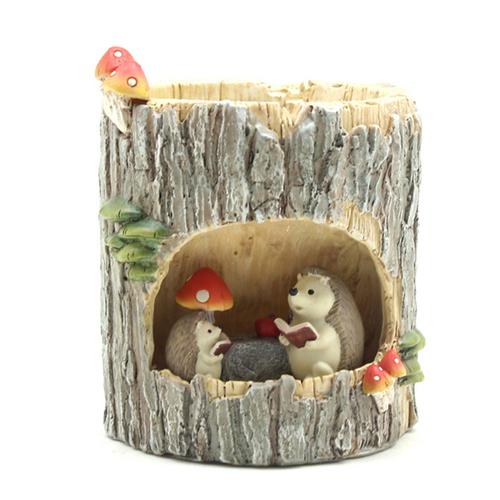 Hedgehog Reading in Treehouse Resin Succulent Pot - Deczo