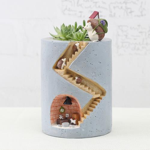 Hedgehog Family Home Resin Succulent Pot - Deczo
