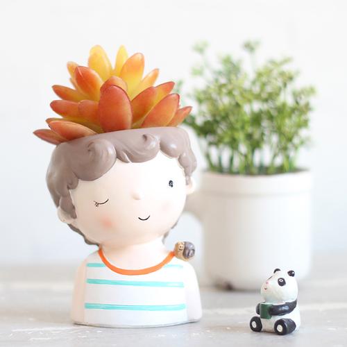Winking Boy with Snail Resin Succulent Pot - Deczo